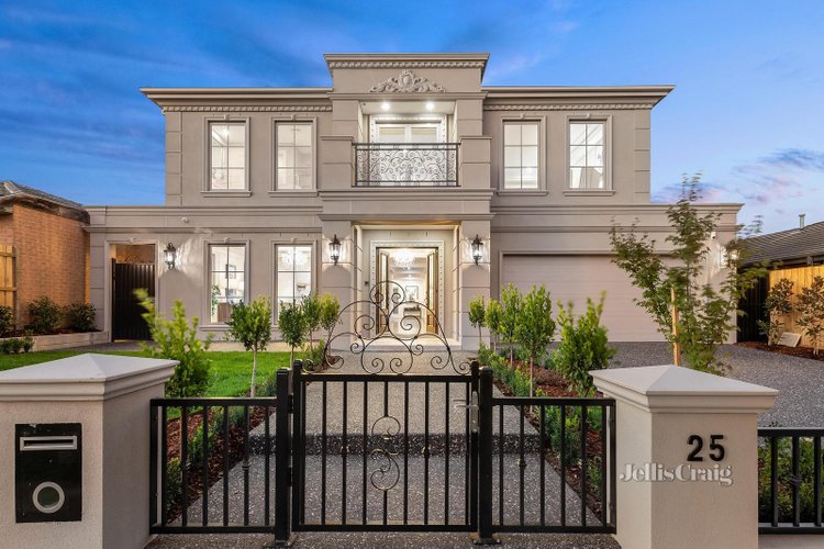 25 Winston Street Glen Waverley 3150