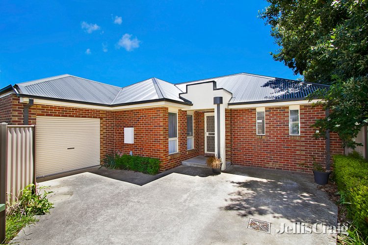 2/51 Anslow Street Woodend 3442