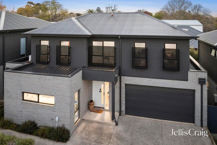 2 51 Bostock Avenue Manifold Heights 3218