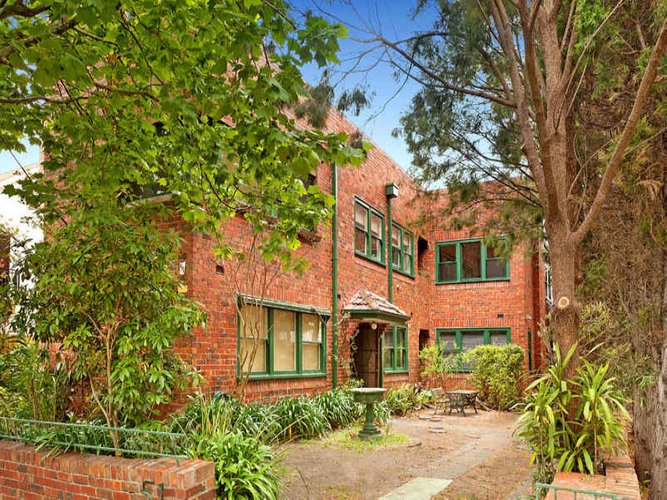 2 51 Foam Street Elwood 3184