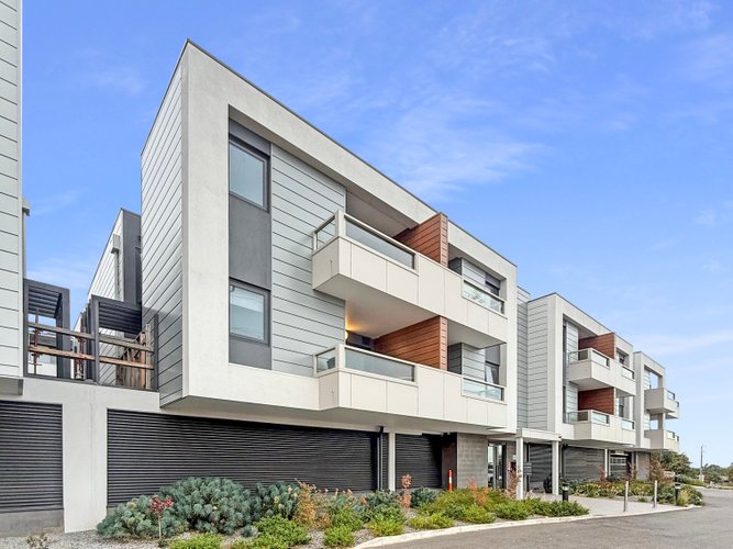 25/104 Colac Road Highton 3216
