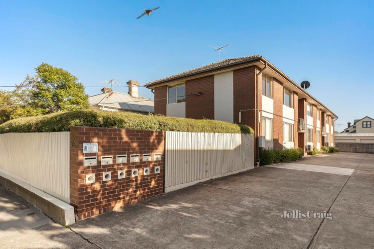 2 52 Munro Street Ascot Vale 3032