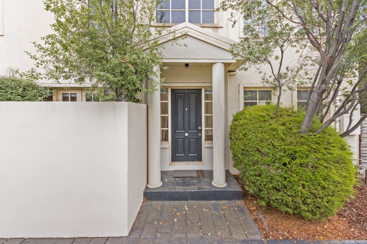 53 Clynden Avenue