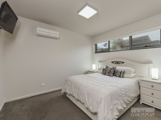 2/54 West Fyans Street, Newtown