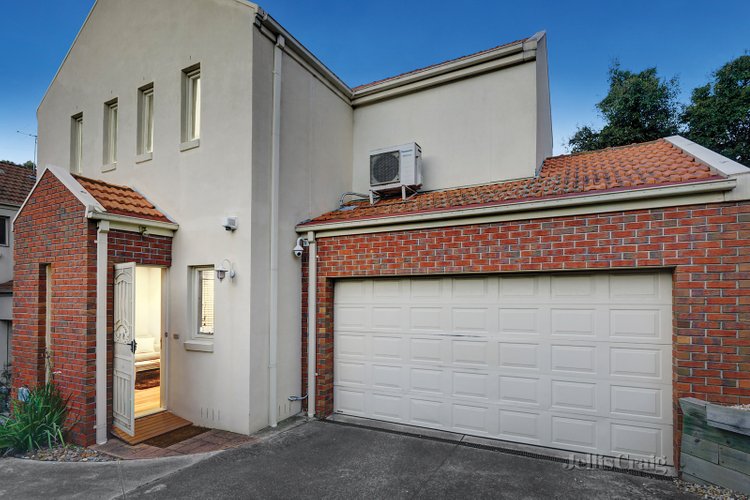 2/555 Waverley Road Malvern East 3145