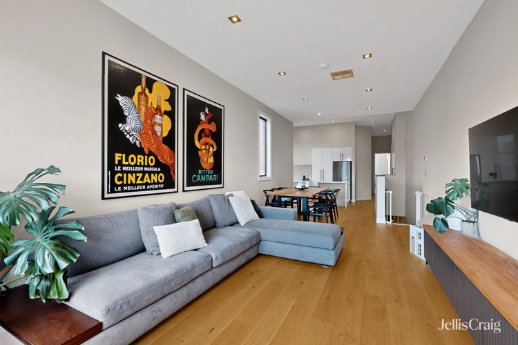 2/560 Sydney Road  Brunswick 3056