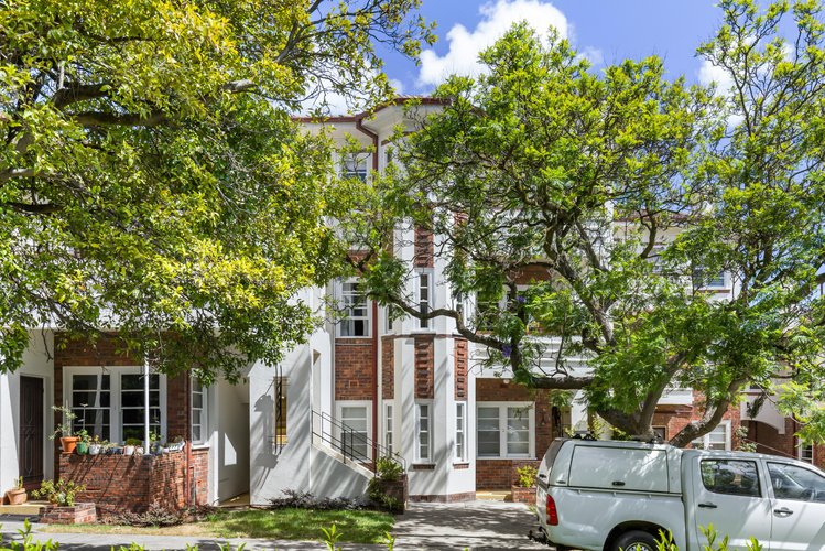 2/576 Riversdale Road Camberwell 3124