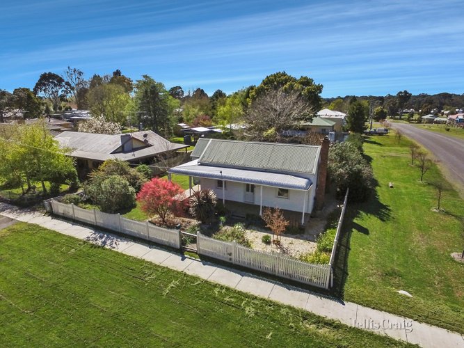 26 Cosmo Road Trentham 3458