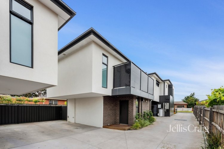 2/6 Josephine Grove Preston 3072