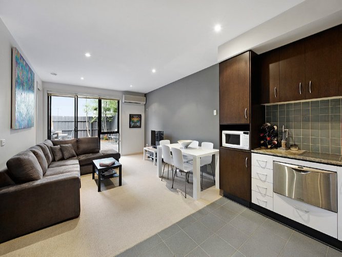 2 6 Lansdowne Road St Kilda East 3183