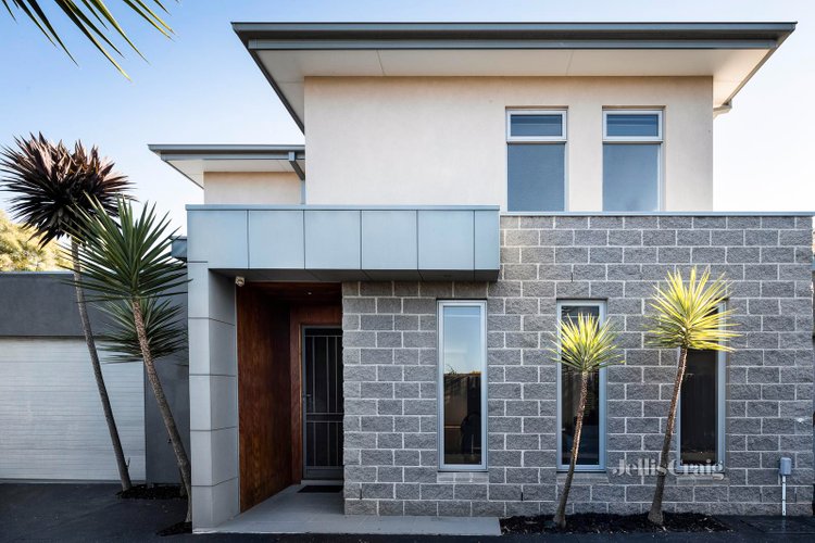 2 61 Loongana Avenue Glenroy 3046