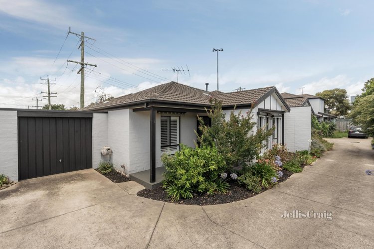 2 62 Bondi Road Bonbeach 3196