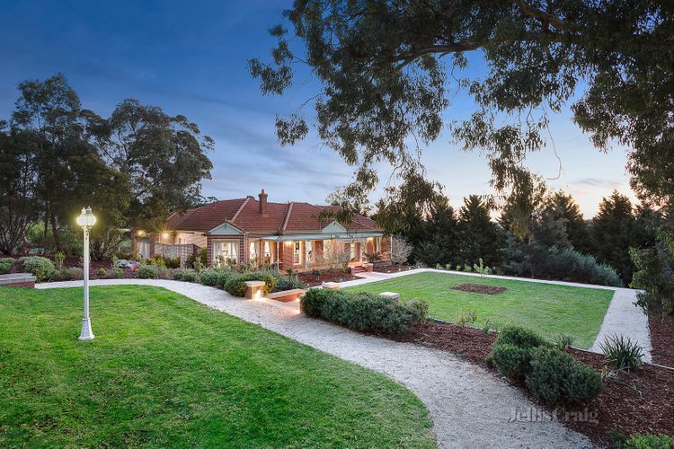 2/63 Rosehill Road Lower Plenty 3093