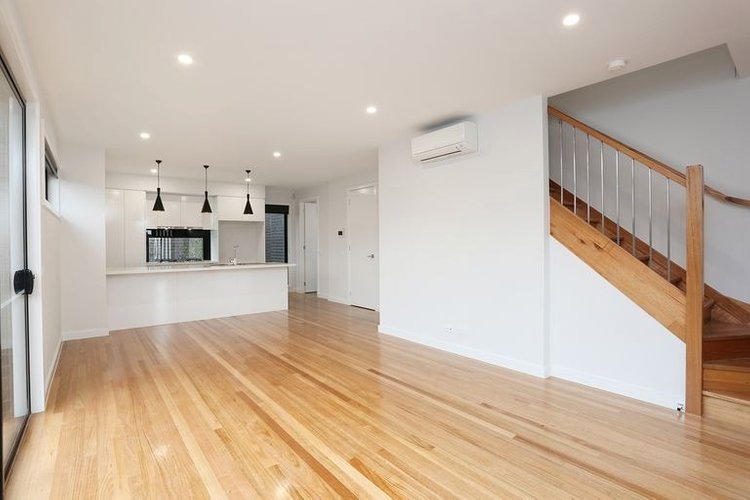 2/64 Hawker Street  Airport West 3042