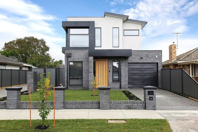 2/64 Hawker Street  Airport West 3042
