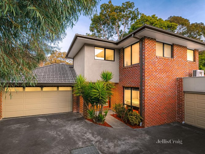 2 64 Long Valley Way Doncaster East 3109