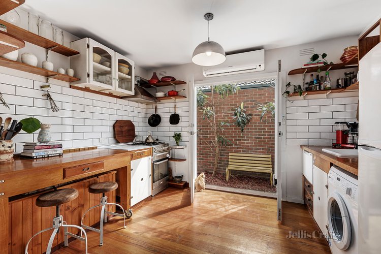2/68 DeCarle Street Brunswick 3056