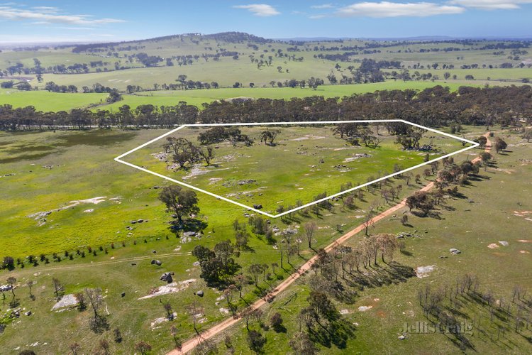 2/697 Bridgewater Maldon Road Baringhup 3463