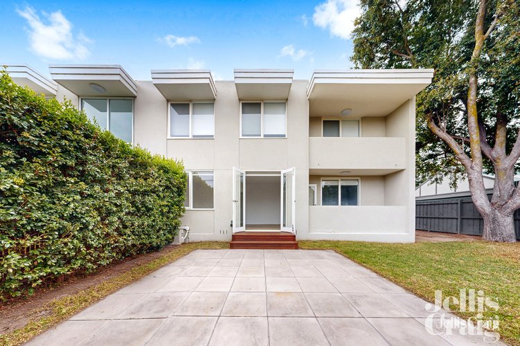 2/7-9 Salter Street  Essendon 3040