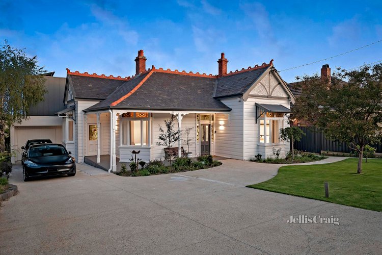 27 Aberfeldie Street Aberfeldie 3040