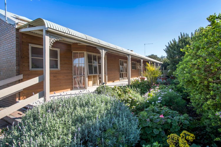 27 Agnes Avenue Blairgowrie 3942