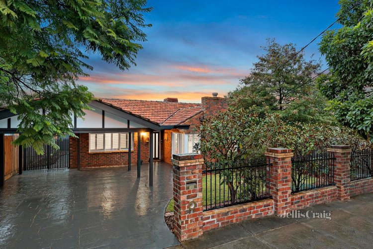 27 Balmoral Avenue Strathmore 3041