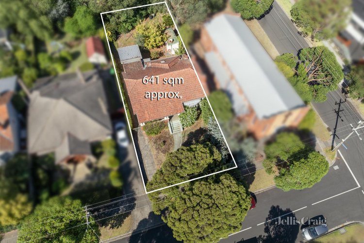 27 Barnard Grove Kew 3101