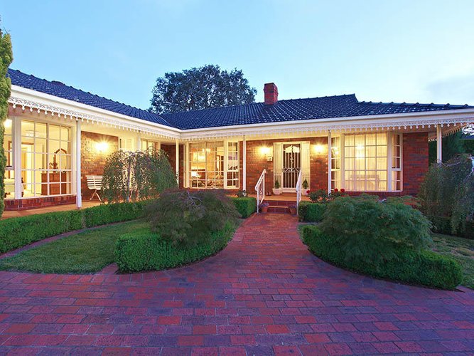27 Bramley Drive Ringwood North 3134