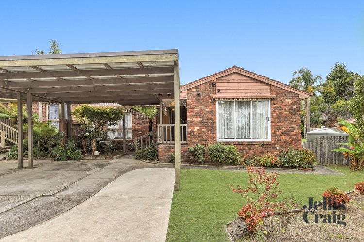 2/7 County Close Wheelers Hill 3150