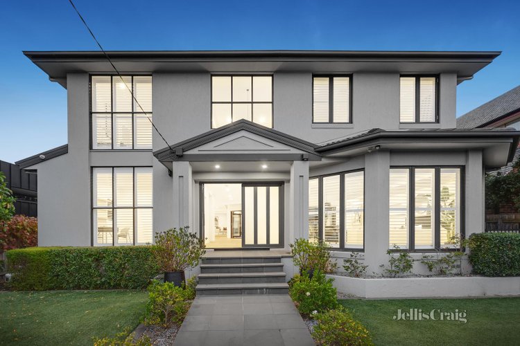 27 Fernhurst Grove Kew 3101