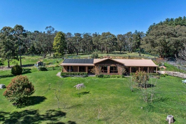 27 Garner Quadrant Woodend 3442
