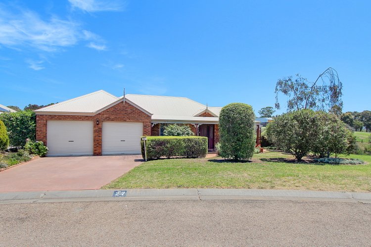 27 Harnham Drive, Bairnsdale