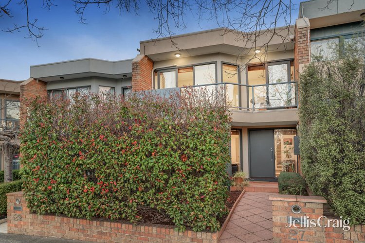 27 Herriotts Boulevard Glen Waverley 3150