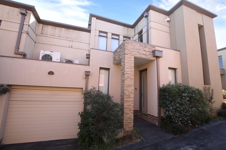 2/7 Highview Drive Doncaster 3108