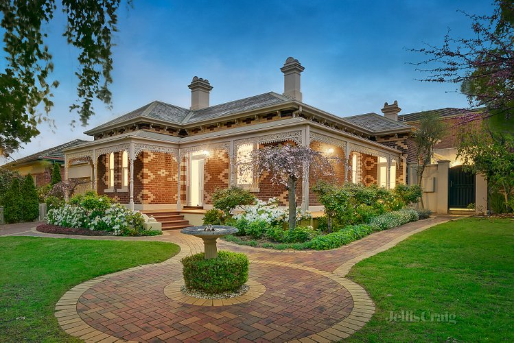 27 Inglesby Road Camberwell 3124