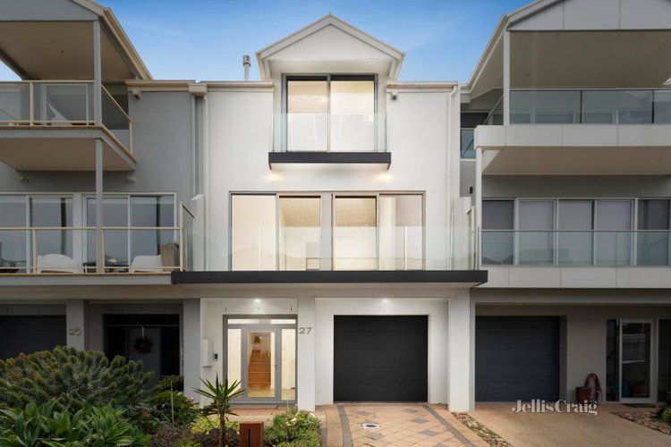 27 Mill Lane Williamstown 3016