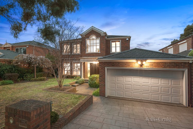 27 Park Hill Way Doncaster 3108