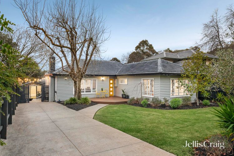 27 Reserve Avenue Mitcham 3132