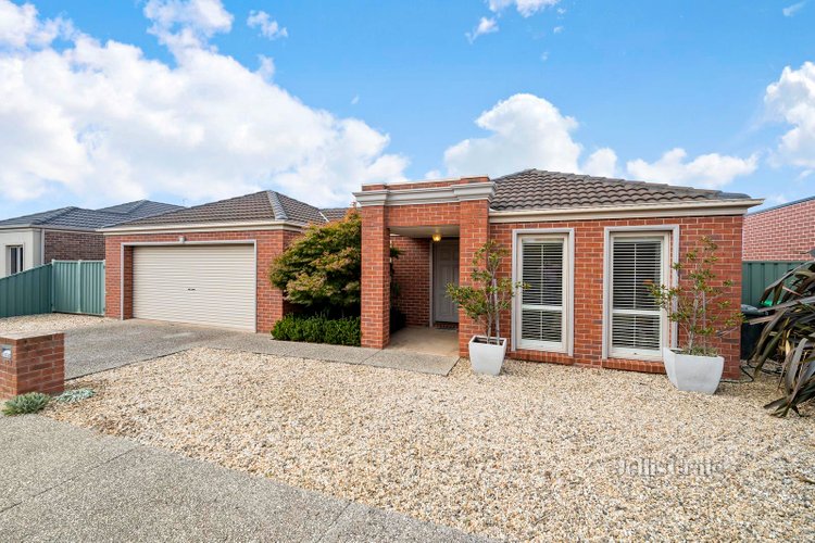 27 St Chester Avenue Lake Gardens 3355