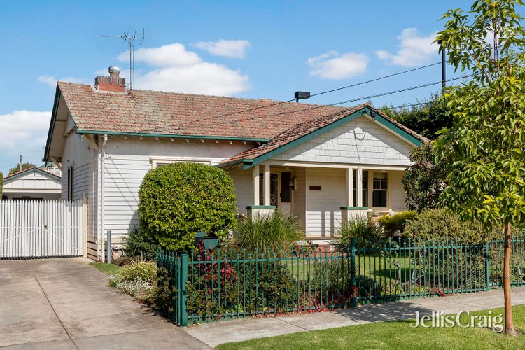27 Tweedside Street Essendon 3040