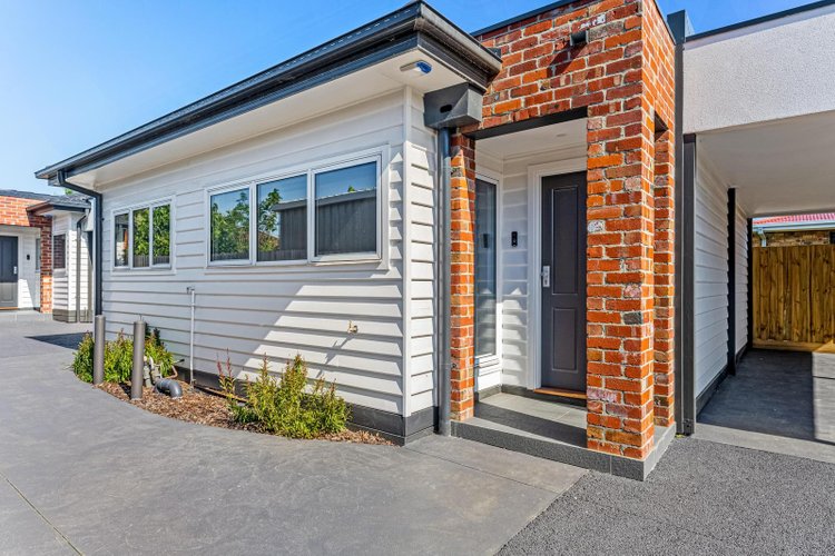 2 7 Wimmera Avenue Reservoir 3073