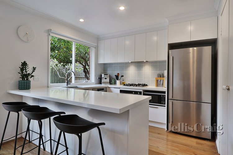 27/12 Surrey Road Mount Waverley 3149