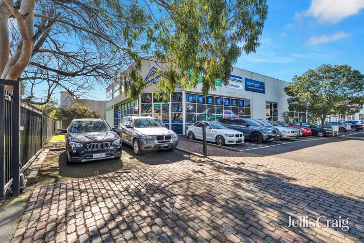 2 72-74 Chifley Drive Preston 3072