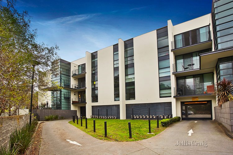 27/200 Smithfield Road Flemington 3031