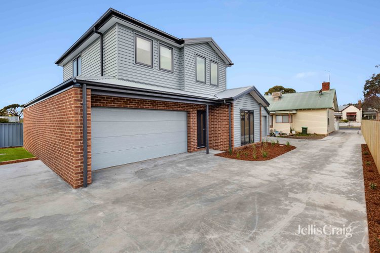 2/724 Barkly Street  Golden Point 3350