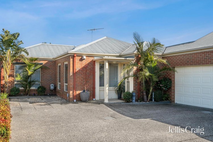 2 74 Sladen Street Hamlyn Heights 3215