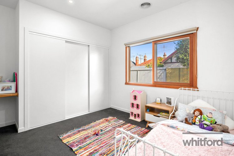 2/74 West Fyans Street, Newtown