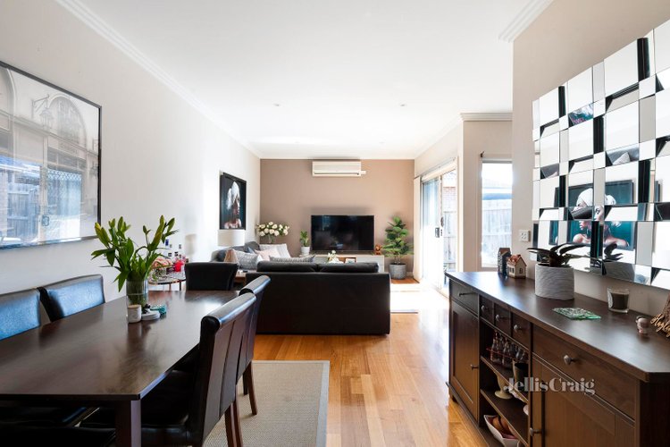 2 76 Strathmerton Street Reservoir 3073