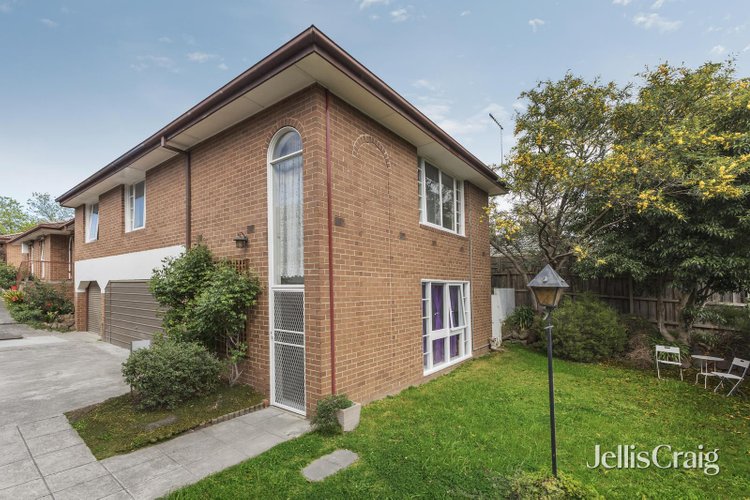 2 762 Whitehorse Road Mont Albert 3127