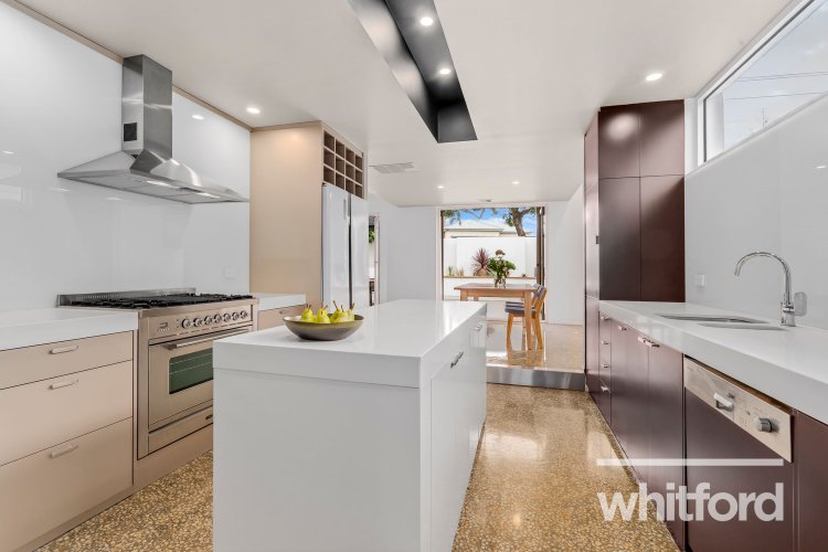 279 Autumn Street, Manifold&nbsp;Heights